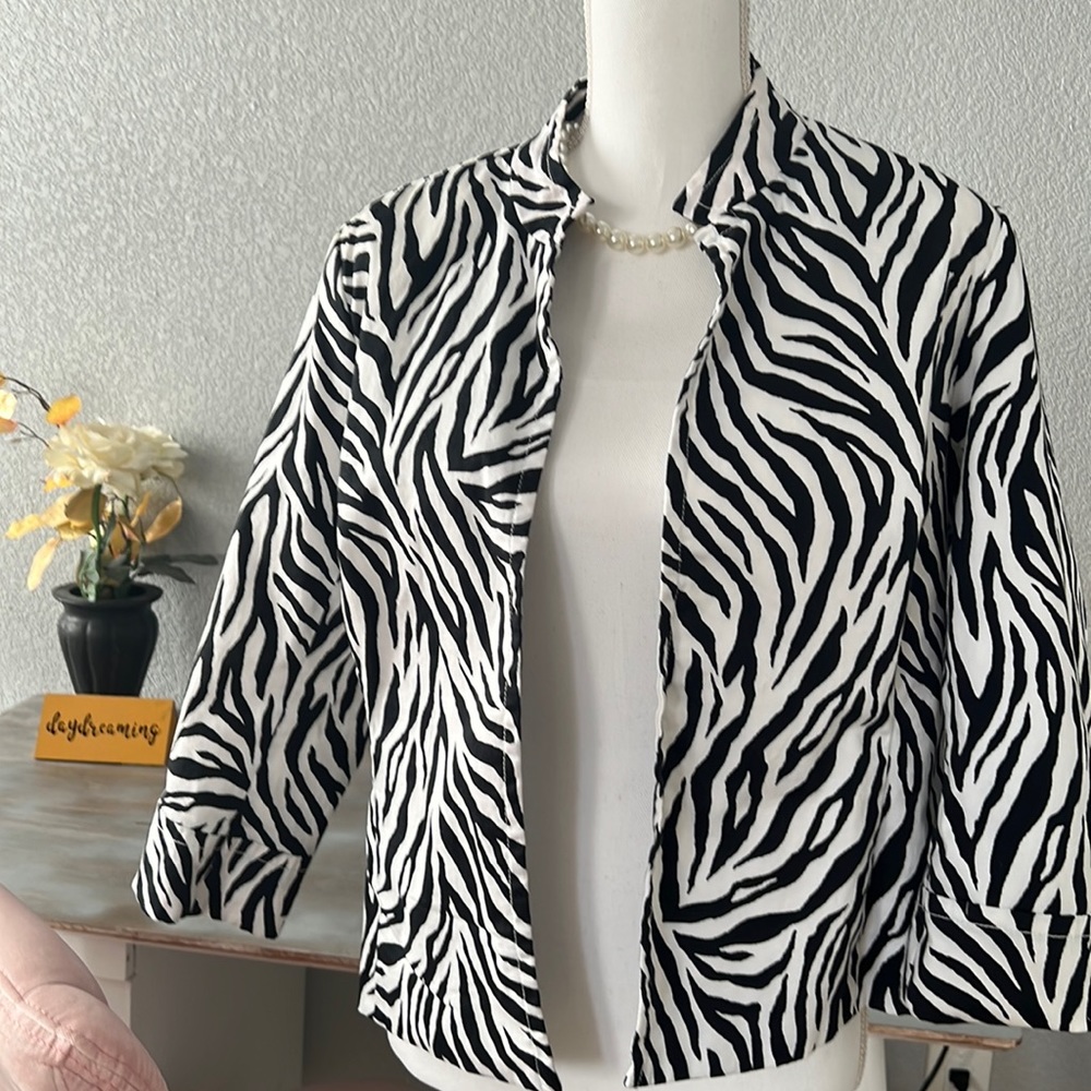Erin London‎ jacket, L size , zebra stripes.